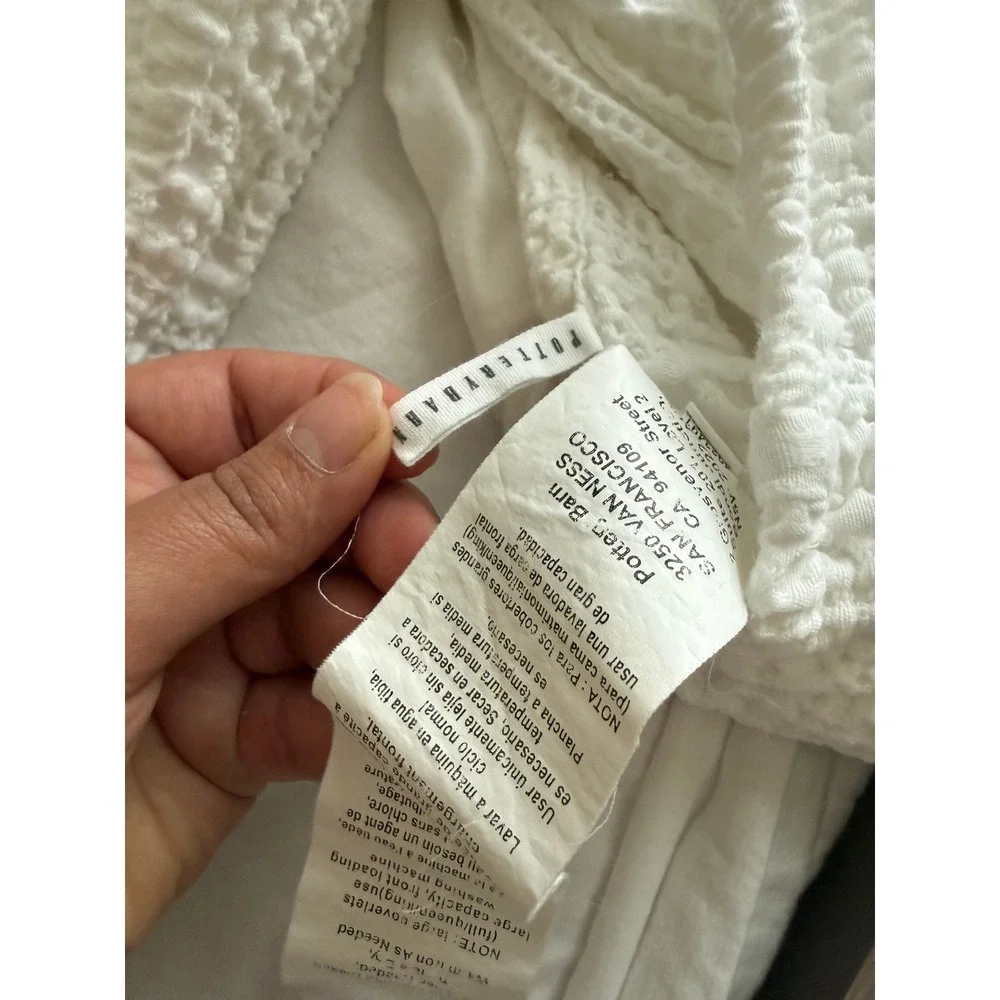 Pottery Barn King White Cotton Textured Matelasse Duvet Cover Button Closure